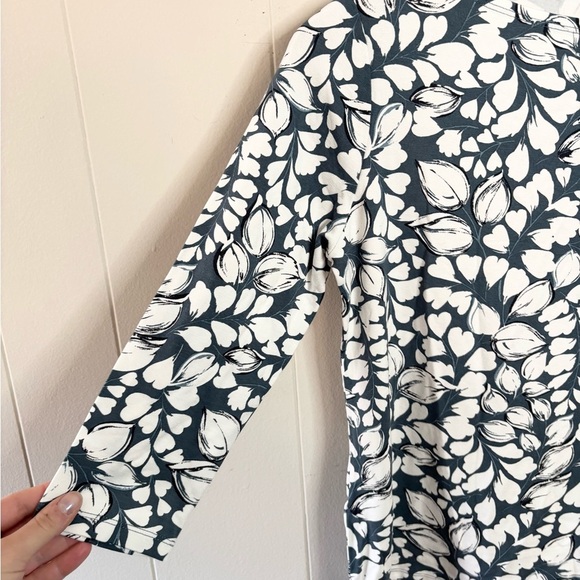 Ann Taylor loft jersey knit boatneck printed blouse size XS new - Picture 2 of 5